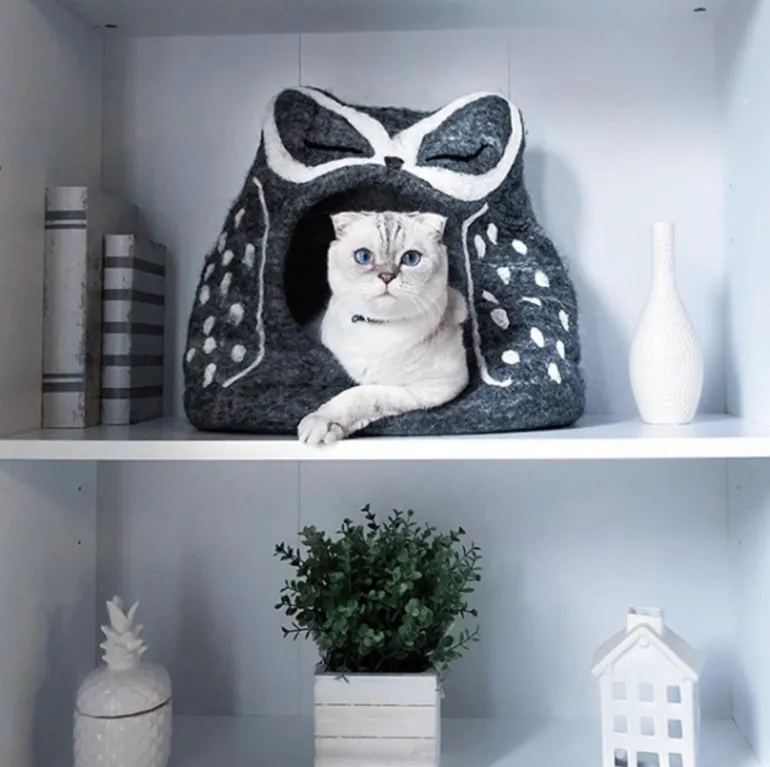 Grey Owl Wool Pet Cave
